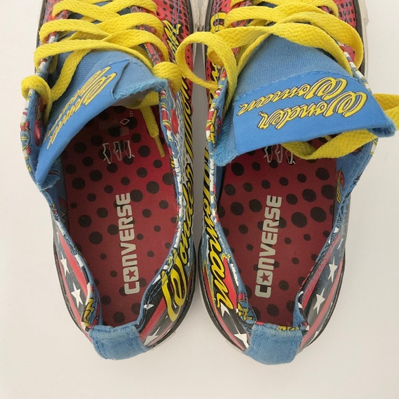 Converse All Star DC Comics Wonder Woman Low Top Style 131719F Size 8 WMN/6MEN - Picture 6 of 7